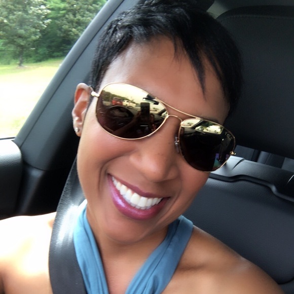 Meet your Posher, Sherry - Picture 1 of 1